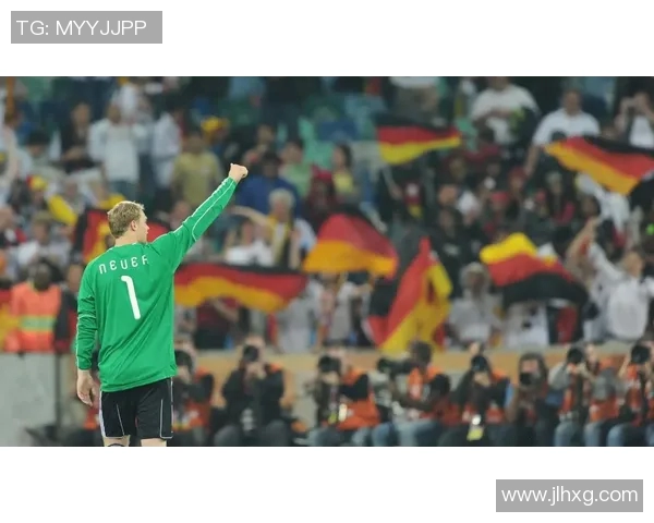 足球明星背影瞬间展现他们的独特魅力与奋斗历程图文合集 足球明星背影瞬间展现他们的独特魅力与奋斗历程图文合集